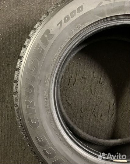 Bridgestone Ice Cruiser 7000 235/65 R17