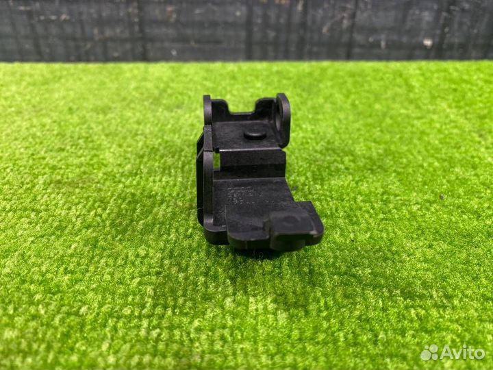 Крепление радиатора Volkswagen Passat B5 AZM 2004