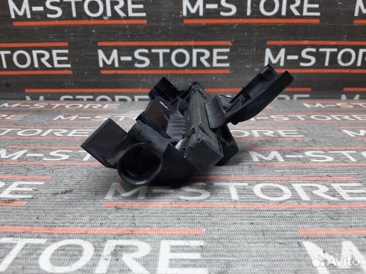 Крепление радиатора правое Bmw 3-Series E46