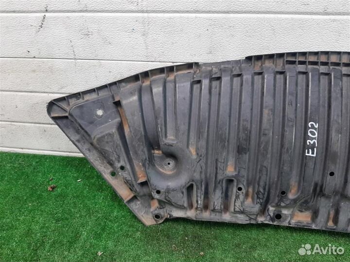 Пыльник бампера переднего Mercedes Benz C-Class W