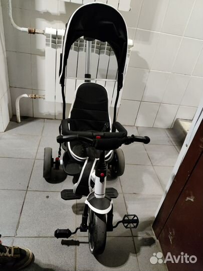 Прогулочная коляска трость