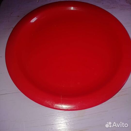 Пластиковые тарелки