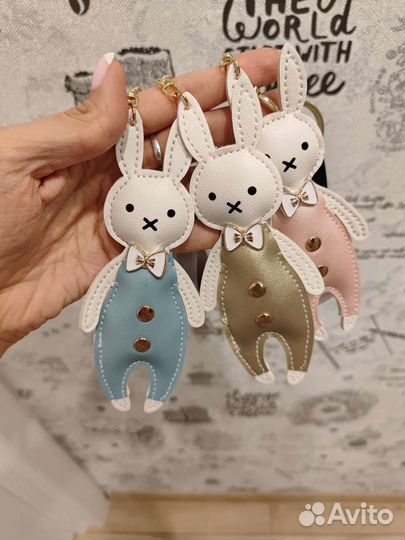 Аксессуар для сумки и рюкзака /брелок Зайчик