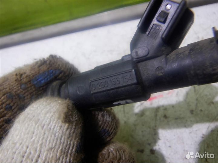 Форсунка инжекторная Форд Фокус 2