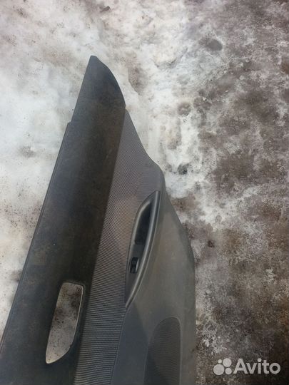 Обшивка двери задняя правая Mazda 6 GG L813 2005