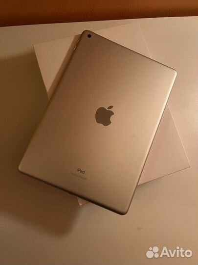 iPad 10.2