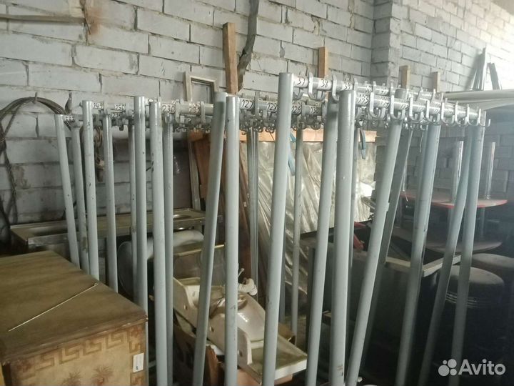 Вешалки для гардероба