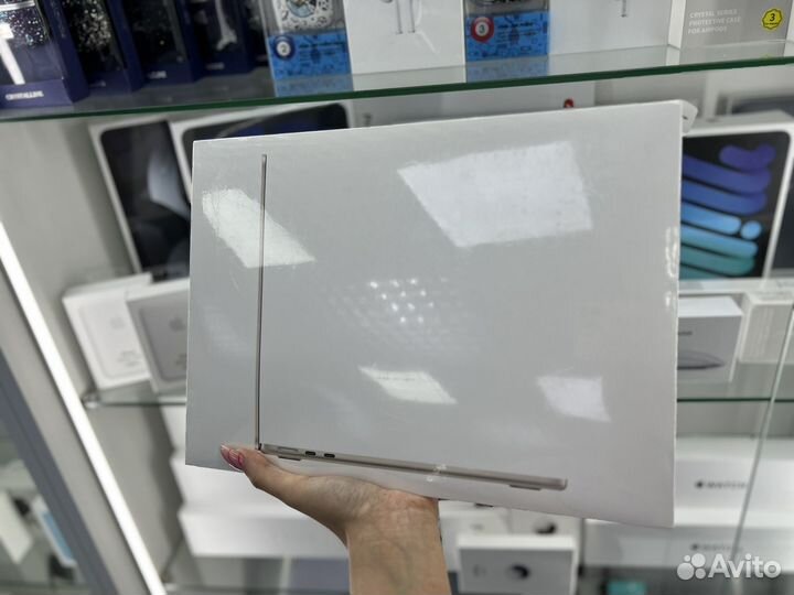 Apple MacBook Air M2 8/256GB Starlight Рассрочка