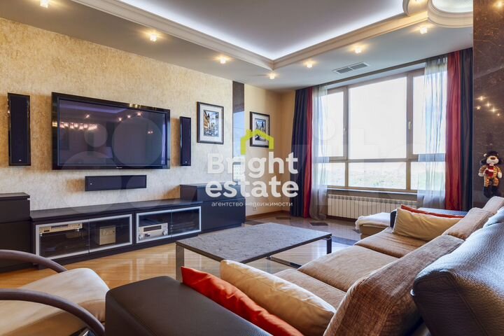 4-к. квартира, 200 м², 13/23 эт.