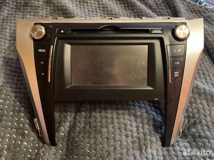 Штатная магнитола на toyota camry 55
