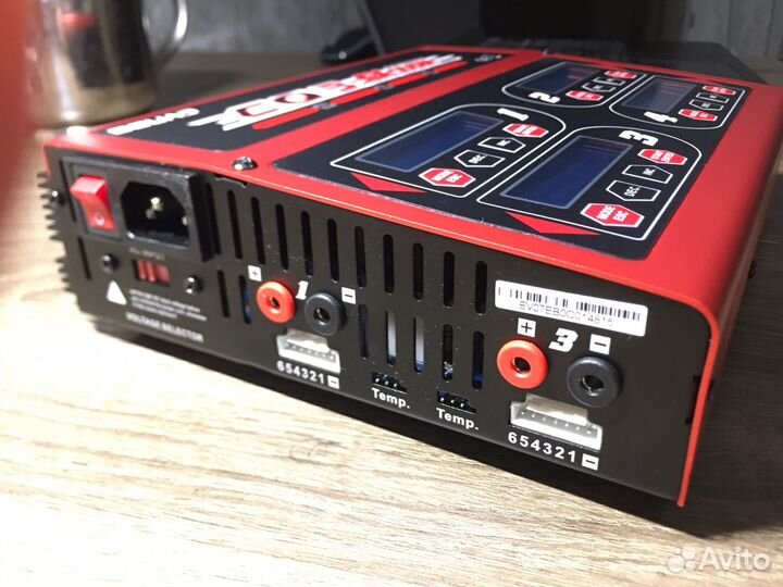 EV-Peak CQ3 400W 4-канальное зарядное устройство