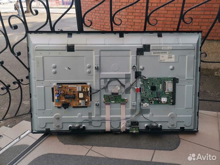 Телевизор LG 43LH570V (Разбор)(По запчастям)