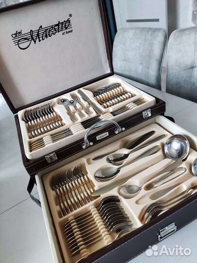 Набор столовых приборов на 12 персон