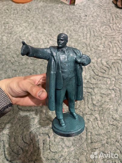 Статуэтка Ленин