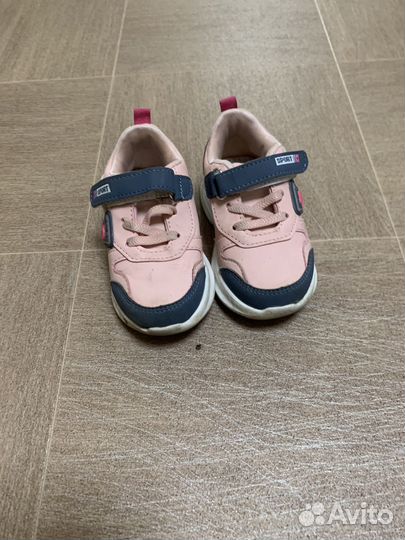 Кроссовки для девочки