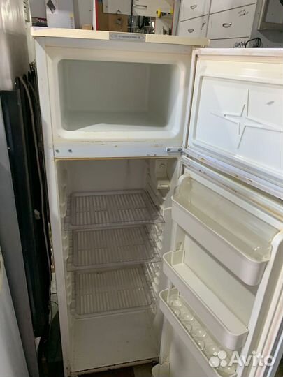 Холодильник двухкамерный