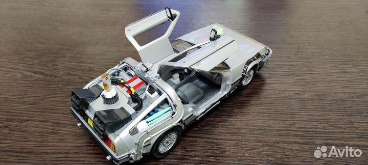 DeLorean Time Machine Exclusive Collection