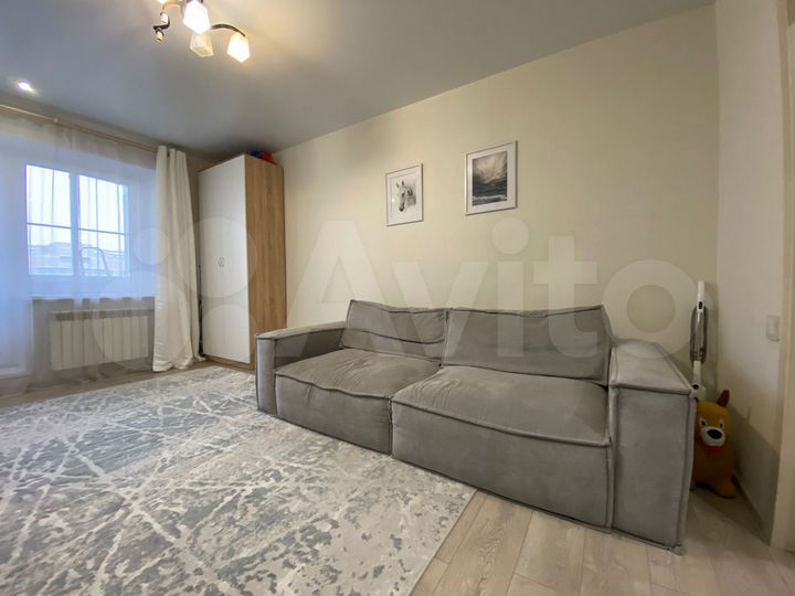 2-к. квартира, 52 м², 13/17 эт.