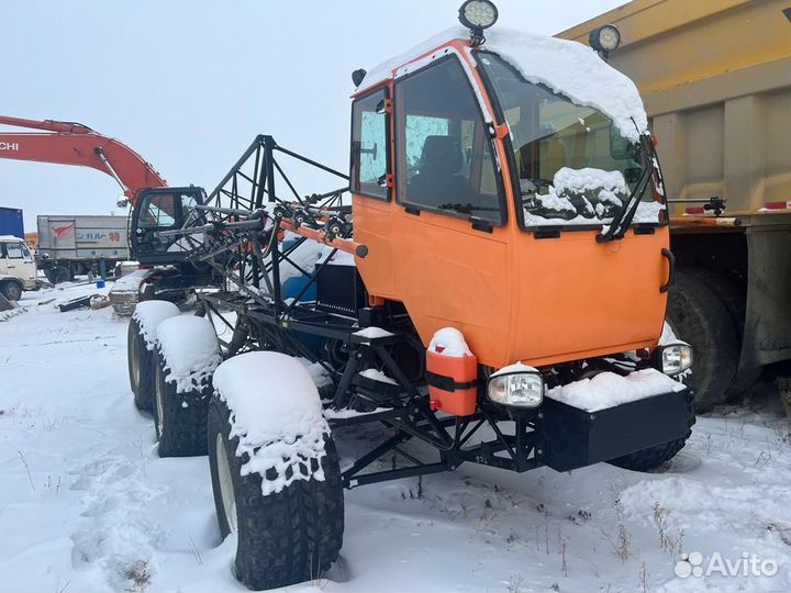 Самоходный разбрасыватель удобрений Туман-1М