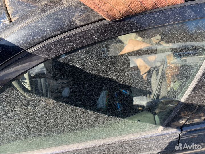 Стекло двери Мерседес W211