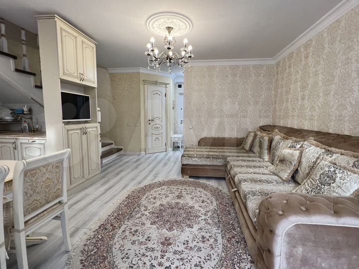 2-к. квартира, 82 м², 1/6 эт.