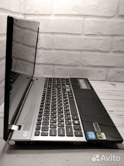 Игровой ноутбук с SSD + GeForce 2GB + intel i5