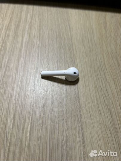 L AirPods 2 - (Левый наушник)