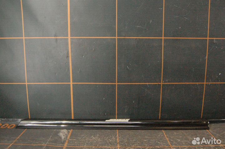 Накладка двери передней правой - Infiniti FX S51