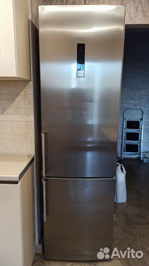 Холодильник двухкамерный Siemens