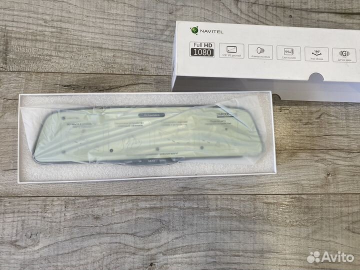Видеорегистратор-зеркало navitel DMR300NV