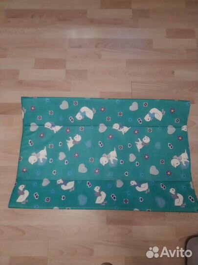 Пеленальная доска на кроватку