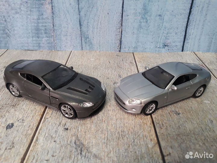 Модели автомобилей коллекционные Welly