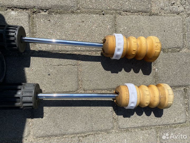 Задние амортизаторы на Шкода octavia 2018 г.в