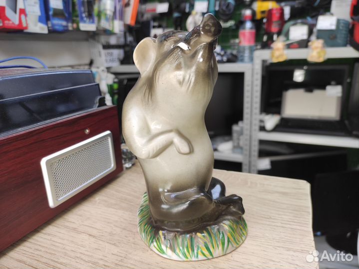 Фарфоровая статуэтка Кабан дулево