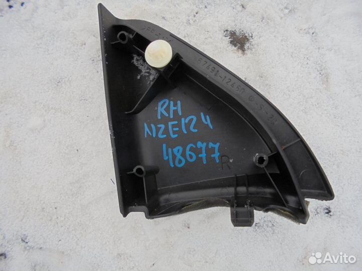 Уголок двери правый Toyota Corolla Fielder NZE124