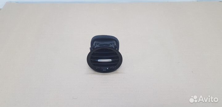 Дефлектор воздуха вентиляции салона Opel Corsa D