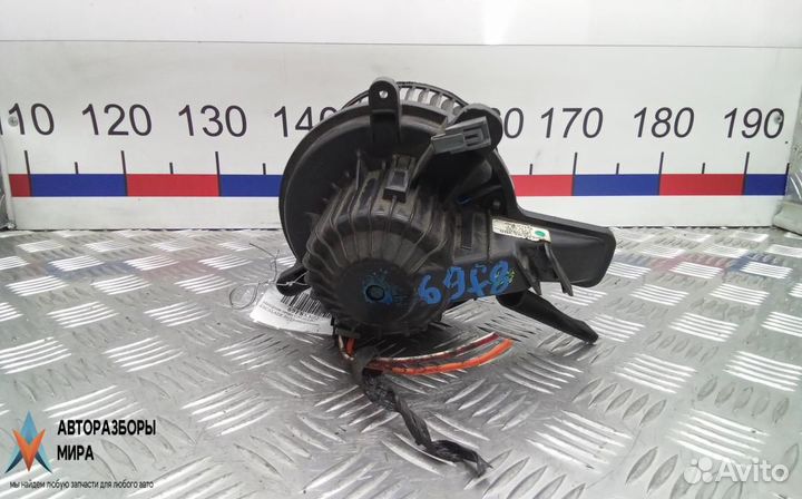 Моторчик печки Cadillac Escalade 3 2012