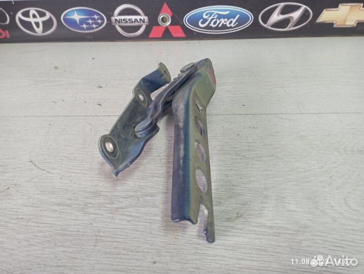 Петля капота передняя правая Skoda Octavia A5 BSF