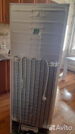 Холодильник с морозильником Beko DSF5240M00W белый