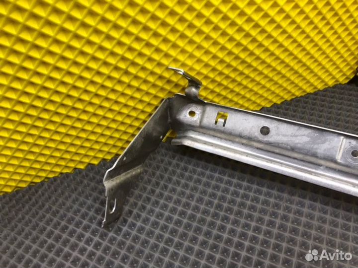 Кронштейн Audi A6 C5 avant 2.5TDI AKE 2000