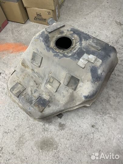 Бензобак Audi 100 C3 (44)