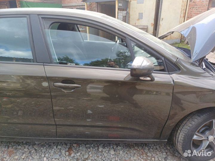 Дверь передняя правая Citroen C4
