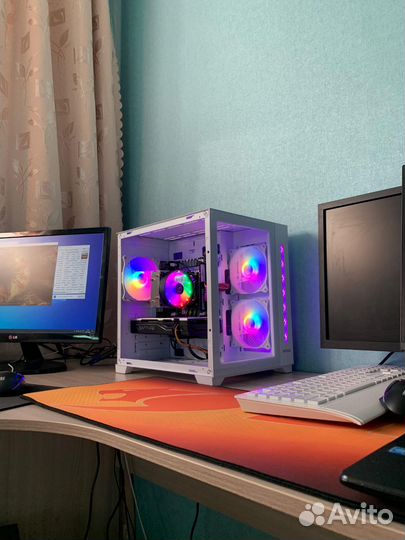 Игровой компьютер белый