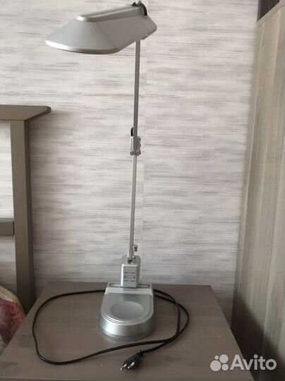 Лампа настольная