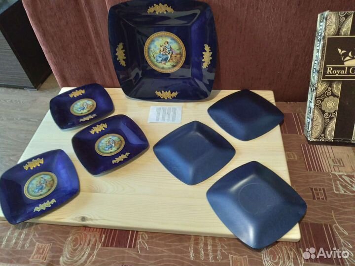 Набор из тарелок