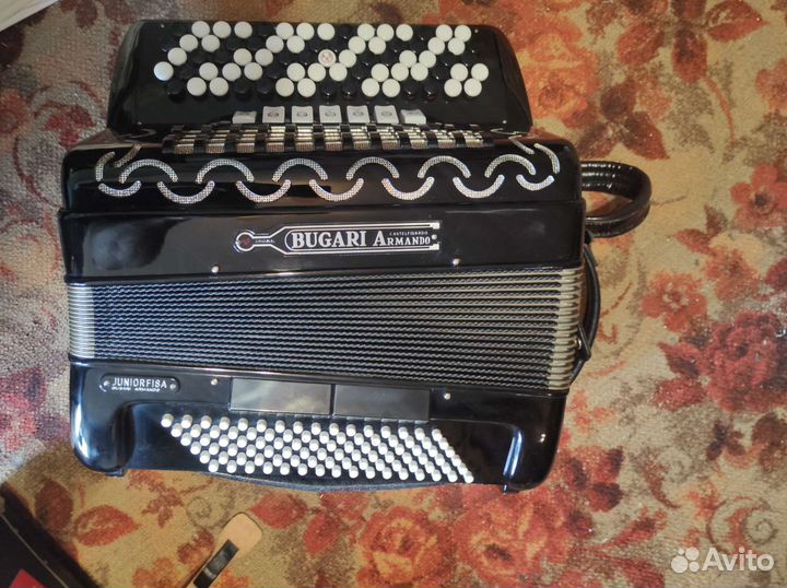 Итальянский, компактный баян,новый