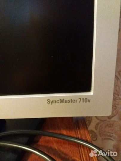 Монитор Samsung 710V