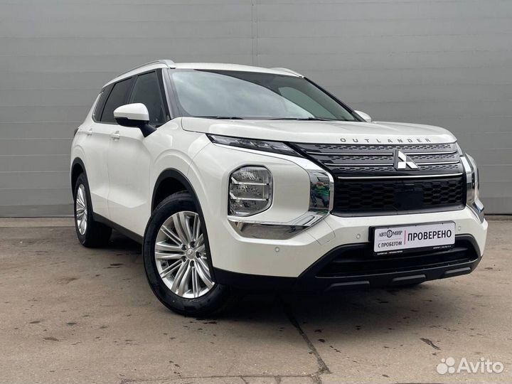 Mitsubishi Outlander 2.5 CVT, 2022