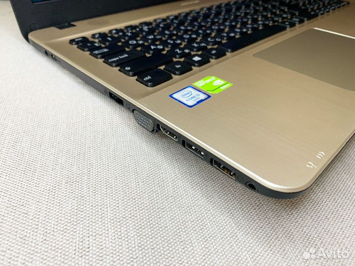 Как новый ноутбук Asus i3-6006U/ 12GB/ SSD/ 920MX
