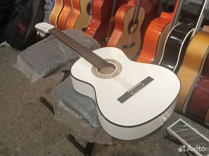 Гитары Martin Romas 4/4 Белая Классика